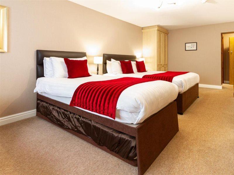 Stone Villa Chester Esterno foto A typical bedroom at the hotel