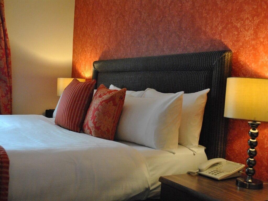 Stone Villa Chester Esterno foto A bedroom at the hotel