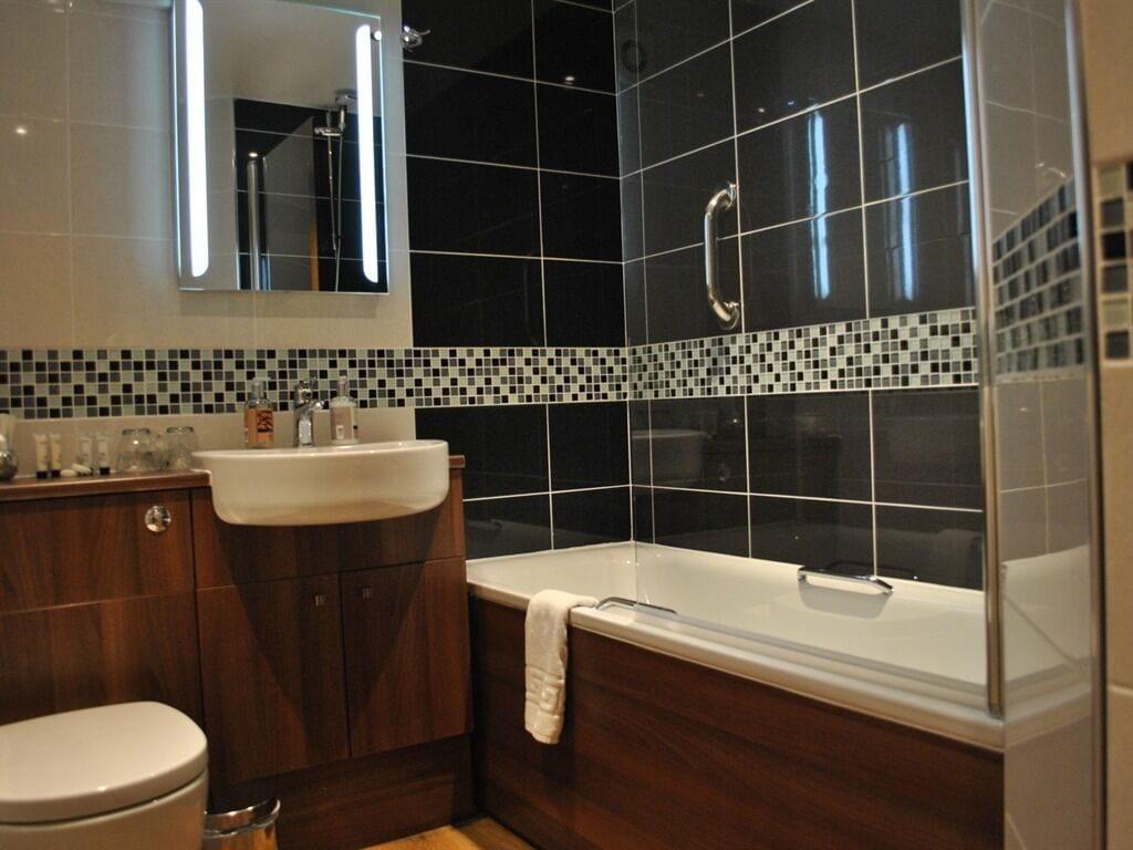 Stone Villa Chester Esterno foto Bathroom